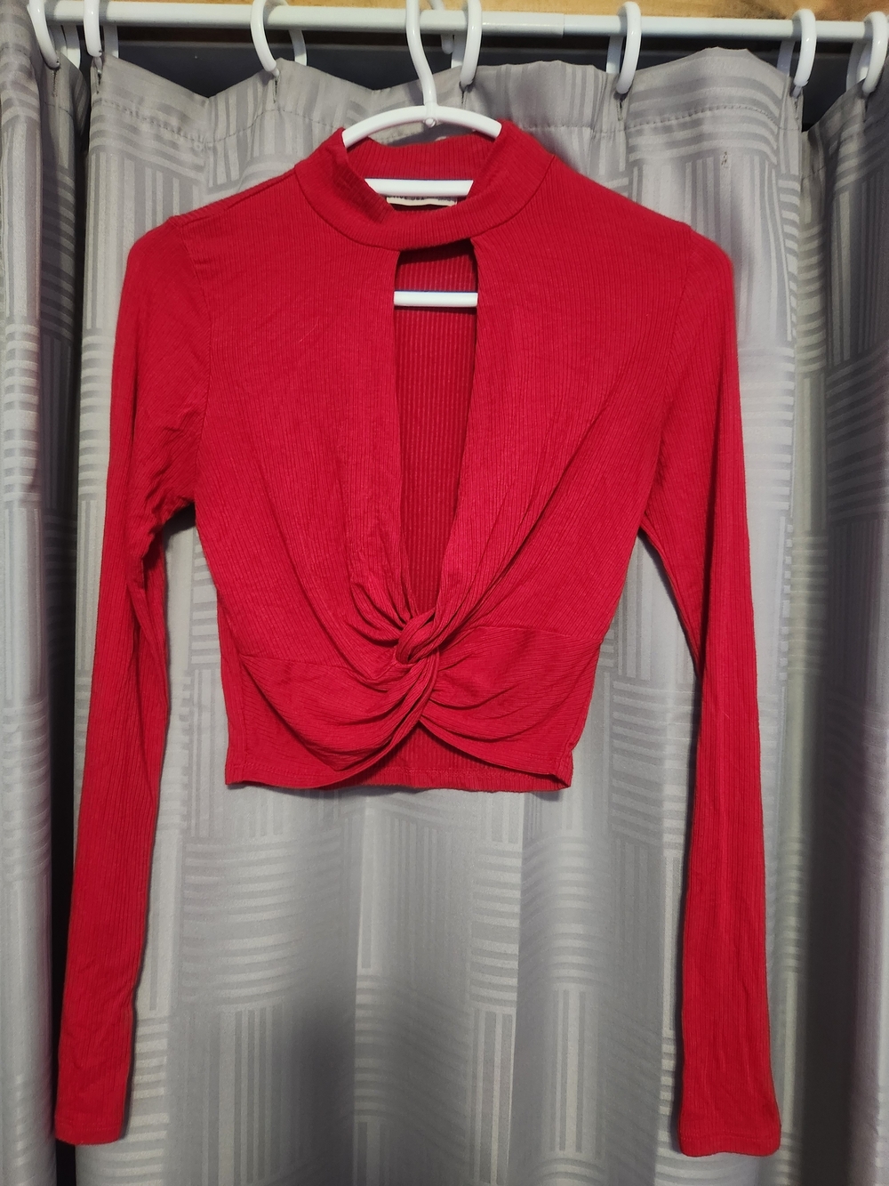 Active USA Red Twist-Knot Long Sleeve Crop Top